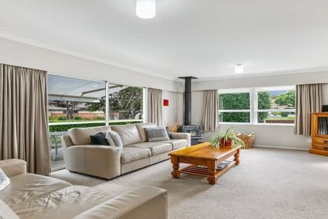 Photo of property in 1 Alf Walker Place, Papakura, 2110