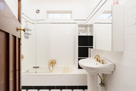 Photo of property in 143 Kenmure Road, Kenmure, Dunedin, 9011