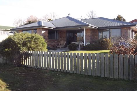 Photo of property in 64 Peel Street, Geraldine, 7930