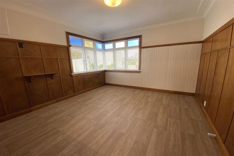 Photo of property in 36 Rangatira Road, Birkenhead, Auckland, 0626