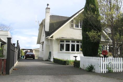 Photo of property in 4 Russell Street, Palmerston North, 4414