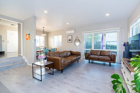 Photo of property in 473 Don Buck Road, Massey, Auckland, 0614