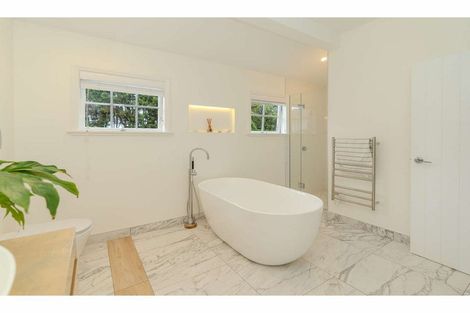 Photo of property in 37 Riverview Road, Kerikeri, 0230