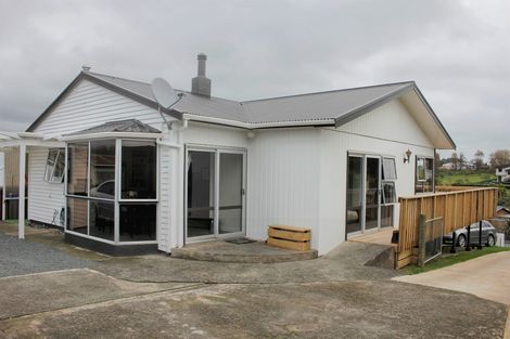 Photo of property in 28 Bickerstaffe Road, Maungaturoto, 0520