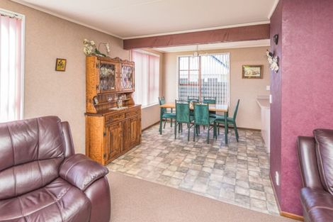 Photo of property in 16 Akepiro Place, Tawhero, Whanganui, 4501