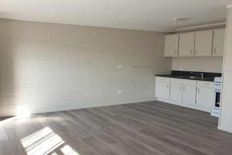 Photo of property in 9a Springs Road, Parakai, 0830