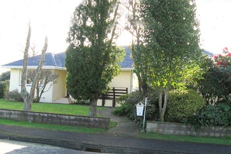 Photo of property in 2 Gordon Street, Hillcrest, Hamilton, 3216