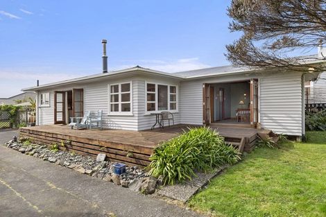 Photo of property in 13 Lorenzen Bay Road, Raglan, 3225