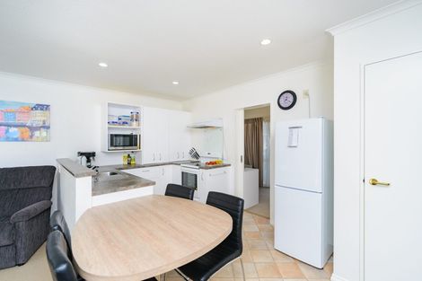 Photo of property in 8 Foxtail Fern, Kelvin Grove, Palmerston North, 4414