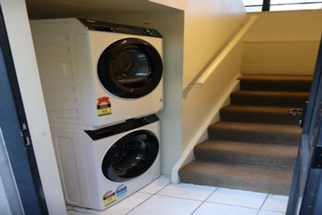 Photo of property in 15a Beresford Street, Bayswater, Auckland, 0622