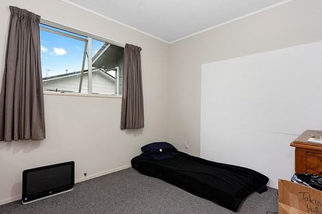 Photo of property in 21 Crescent Court, Melville, Hamilton, 3206