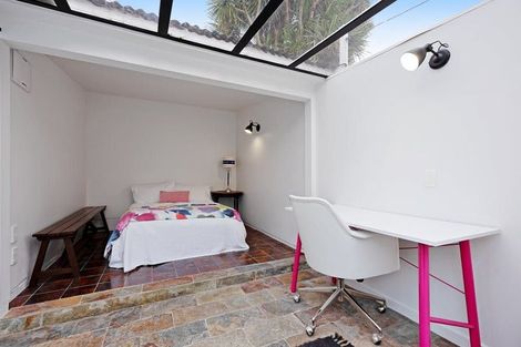 Photo of property in 72 Elizabeth Street, Mount Victoria, Wellington, 6011