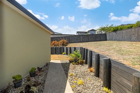 Photo of property in 7 Sumner Terrace, Aotea, Porirua, 5024