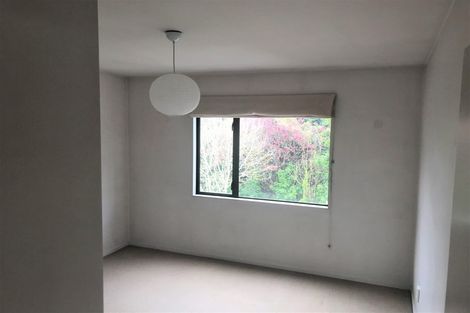 Photo of property in 8g Arotau Place, Grafton, Auckland, 1023