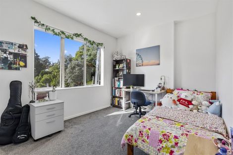 Photo of property in 25 Sunshine Boulevard, Sunnyvale, Auckland, 0612