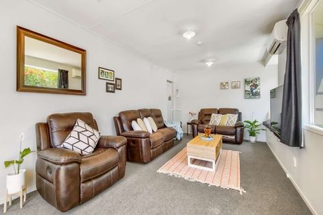 Photo of property in 91 Aquarius Drive, Kawaha Point, Rotorua, 3010