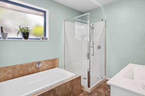 Photo of property in 13 Ash Avenue, Albert Town, Wanaka, 9305