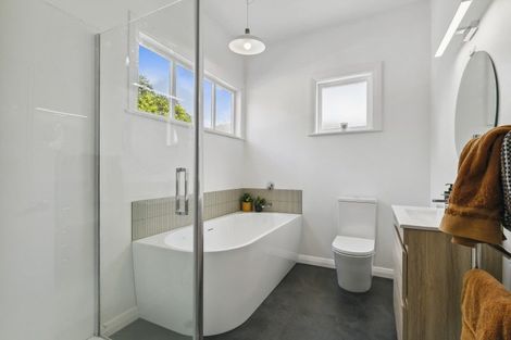 Photo of property in 1/199 Newlands Road, Newlands, Wellington, 6037