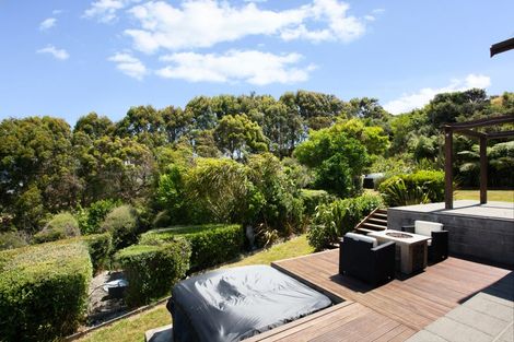 Photo of property in 407 Grays Road, Pauatahanui, Porirua, 5381