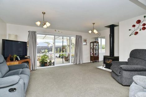 Photo of property in 10 Seadown Crescent, Amberley, 7410