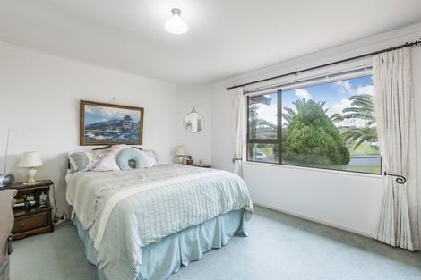 Photo of property in 69 Lothian Brae, Wattle Downs, Auckland, 2103