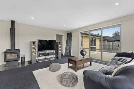 Photo of property in 17 Ruru Place, Oxford, 7430