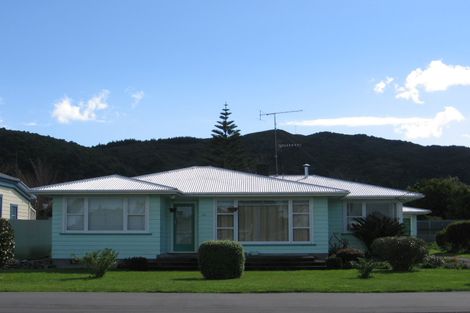 Photo of property in 29 Johnston Street, Featherston, 5710