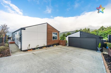 Photo of property in 18 Otonga Heights, Maungaraki, Lower Hutt, 5010