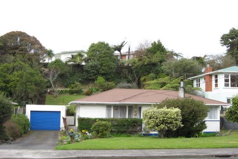 Photo of property in 85 Awanui Street, Merrilands, New Plymouth, 4312