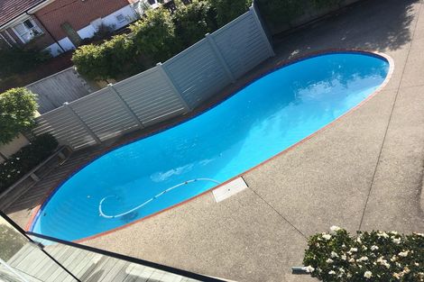 Photo of property in 31a Forrest Hill Road, Milford, Auckland, 0620