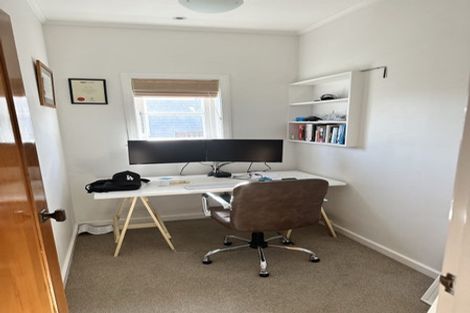 Photo of property in 10 Wayside, Miramar, Wellington, 6022