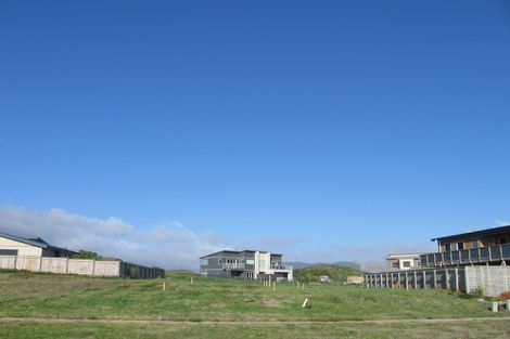 Photo of property in 144 Field Way, Waikanae Beach, Waikanae, 5036