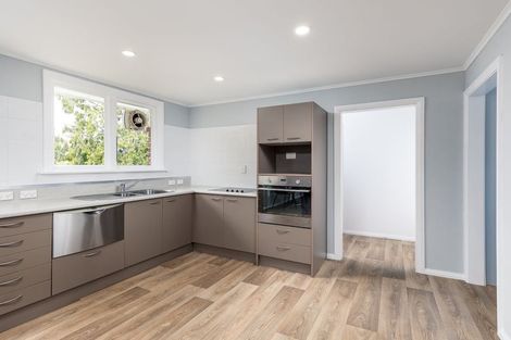 Photo of property in 81 Timaru Road, Waimate, 7924