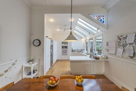 Photo of property in 18 Mcfarlane Street, Mount Victoria, Wellington, 6011