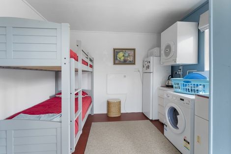 Photo of property in 33 Rutherford Drive, Waikanae Beach, Waikanae, 5036