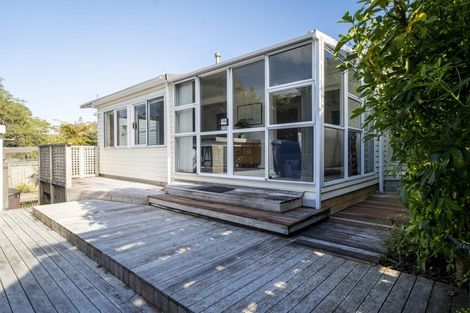 Photo of property in 4 Halswater Drive, Churton Park, Wellington, 6037