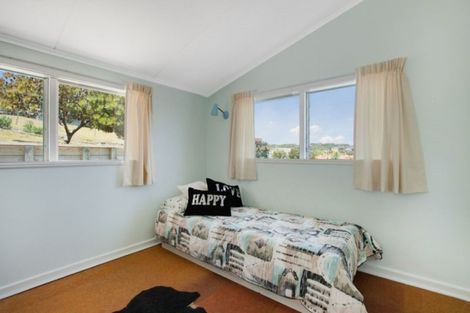 Photo of property in 24 Seaview Road, Cable Bay, 0420