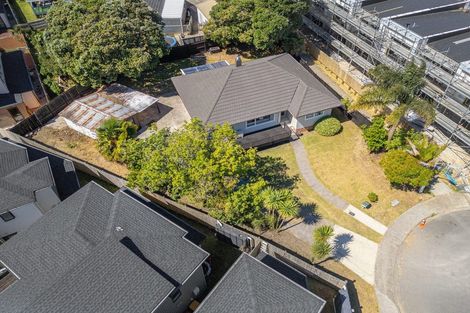 Photo of property in 24 Mackenzie Street, Te Atatu South, Auckland, 0610
