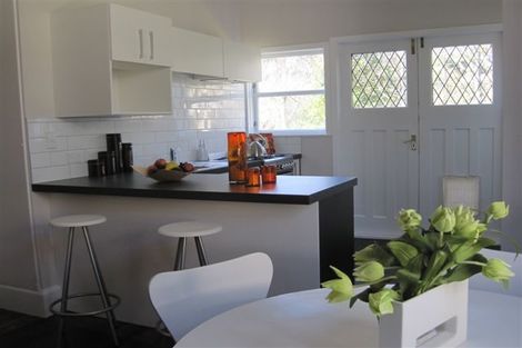 Photo of property in 17 Waikowhai Street, Ngaio, Wellington, 6035