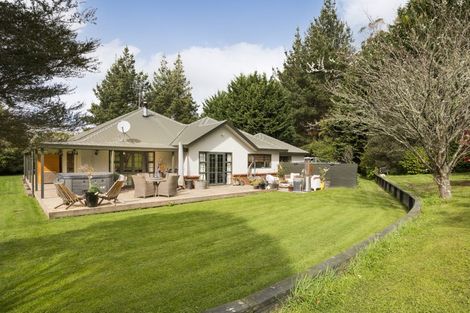 Photo of property in 320 Aokautere Drive, Aokautere, Palmerston North, 4471