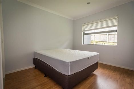 Photo of property in 1 Harding Avenue, Te Atatu South, Auckland, 0610