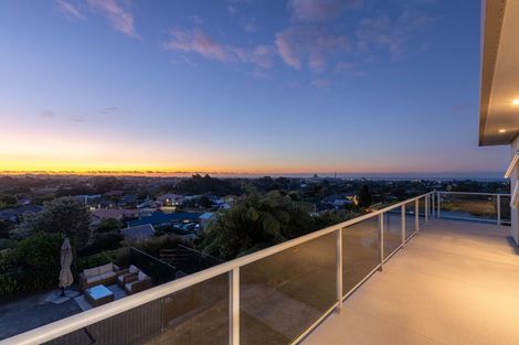 Photo of property in 33 Veale Road, Frankleigh Park, New Plymouth, 4371