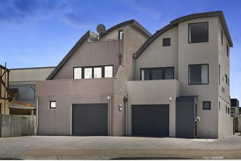 Photo of property in 28a Lyall Parade, Lyall Bay, Wellington, 6022