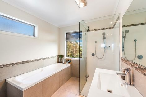 Photo of property in 10 Cliff Road, Tasman, Upper Moutere, 7173