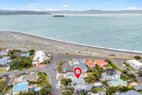 Photo of property in 28 Miro Street, Eastbourne, Lower Hutt, 5013