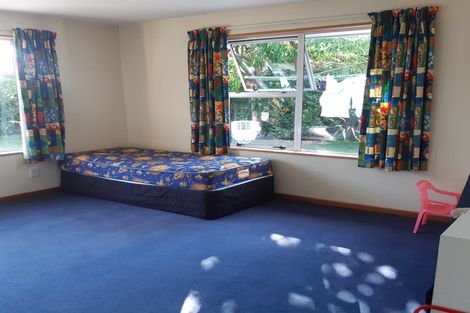 Photo of property in 15 Millcroft Place, Parklands, Christchurch, 8083