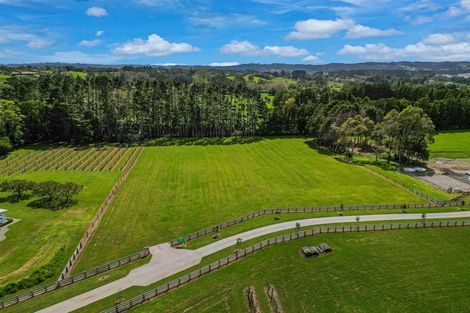 Photo of property in 53 Dysart Lane, Kumeu, 0891