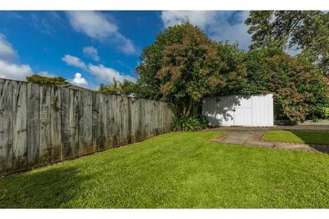 Photo of property in 100 Lincoln Park Avenue, Massey, Auckland, 0614