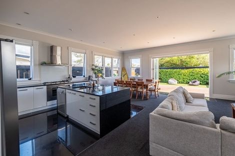 Photo of property in 2 Adelaide Street, Petone, Lower Hutt, 5012