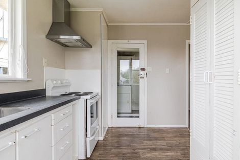 Photo of property in 10 Stoke Place, Awapuni, Palmerston North, 4412